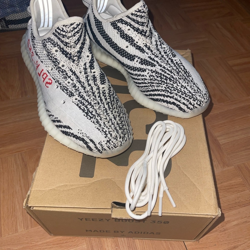 Yezzy boost 350 v2 zebra